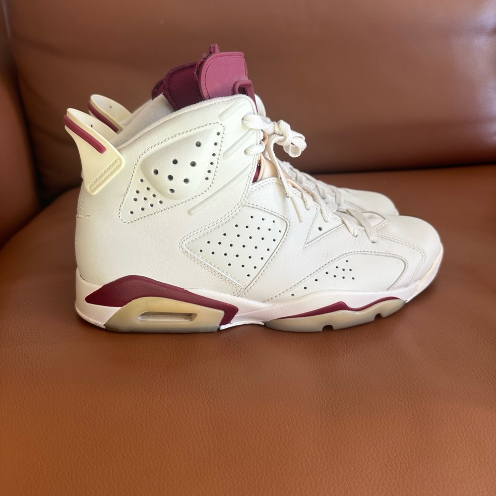 jordan 6 maroon - size 10